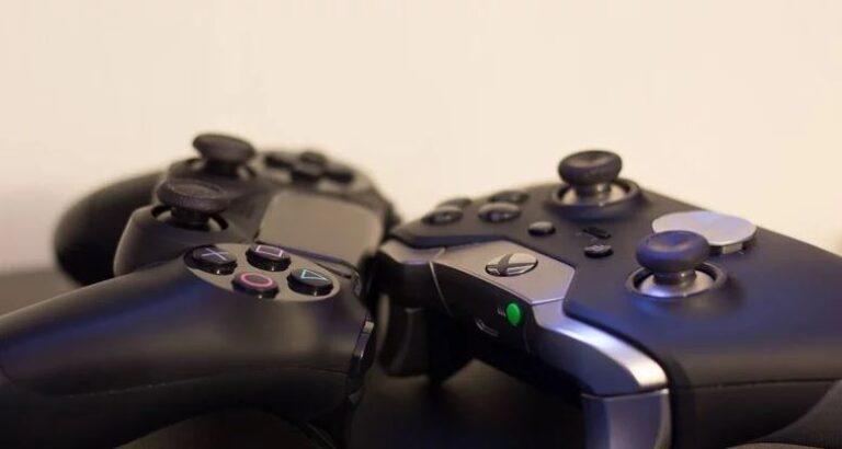 The 8 Best Game Controllers of All Time!